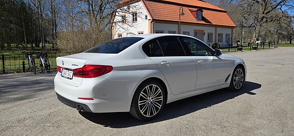 BMW 530e 3 of 17