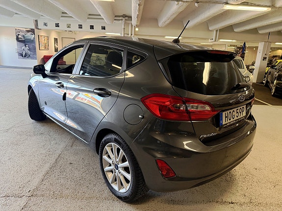 Ford Fiesta 4 of 5