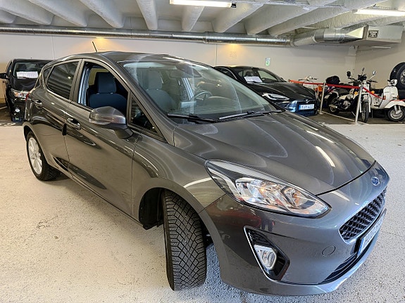 Ford Fiesta 2 of 5
