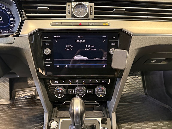Volkswagen Passat 11 of 17