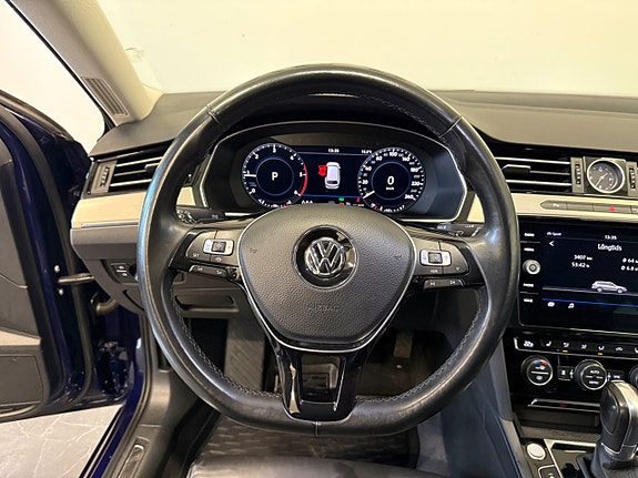 Volkswagen Passat 14 of 17