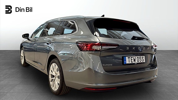 Skoda Superb 3 of 5