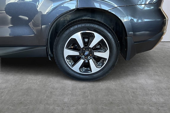 Subaru Forester 9 of 18