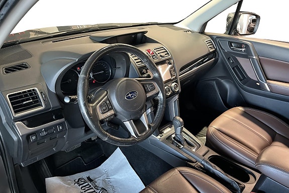 Subaru Forester 10 of 18