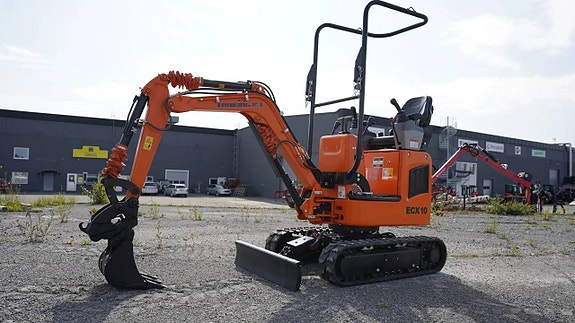 Lonking ECX10 –1 tons minigrävare med  Yanmar Steg 5 motor