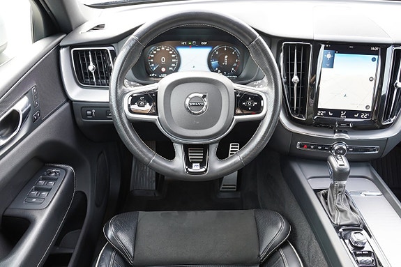 Volvo XC60 11 of 27