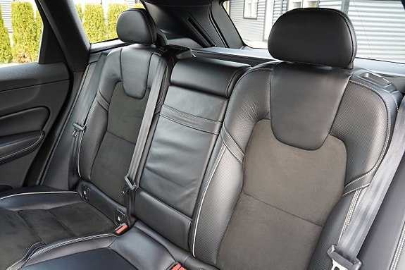 Volvo XC60 15 of 27