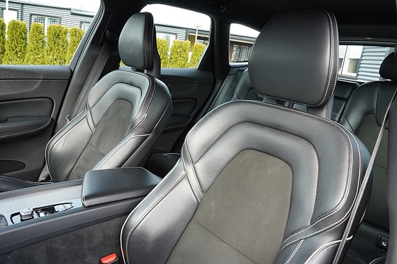 Volvo XC60 13 of 27