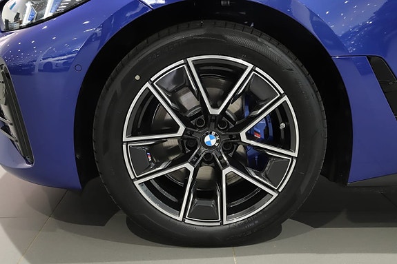 BMW i4 4 of 5