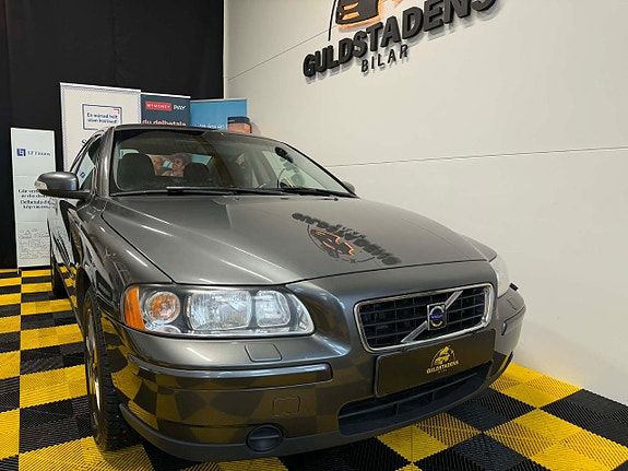 Volvo S60 3 of 5