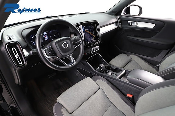 Volvo XC40 5 of 5