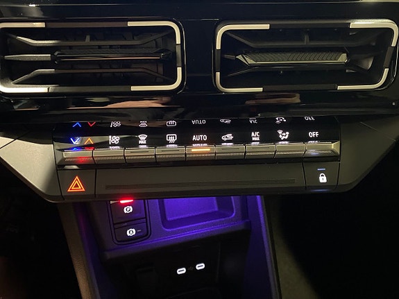 Renault 4 E-Tech 14 of 16