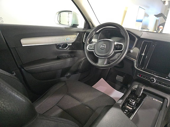 Volvo V90 Cross Country 11 of 11