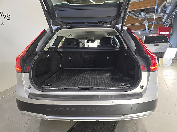 Volvo V90 Cross Country 5 of 5