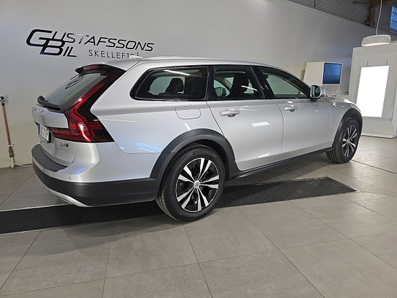Volvo V90 Cross Country 4 of 5