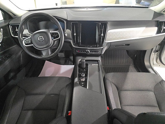Volvo V90 Cross Country 8 of 11