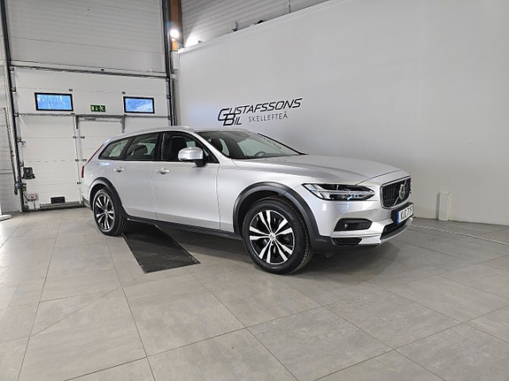Volvo V90 Cross Country 3 of 5