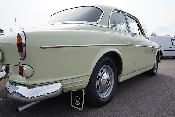 Volvo Amazon 3 of 5