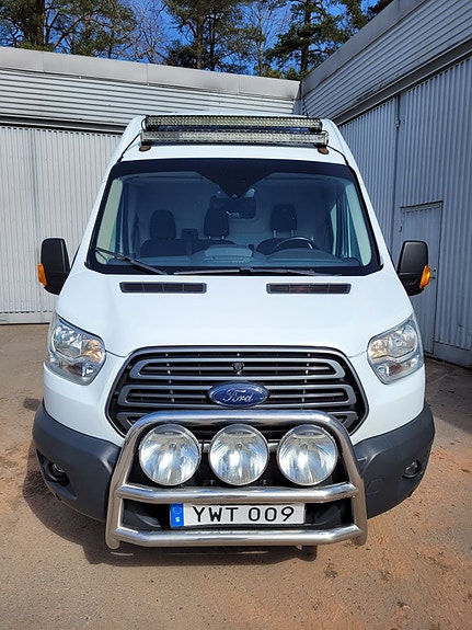 Ford Transit 3 of 5