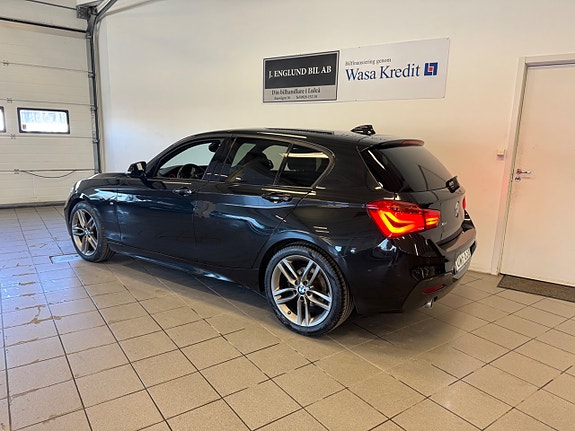BMW 118d 3 of 5