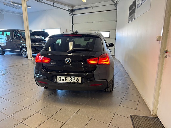 BMW 118d 4 of 5