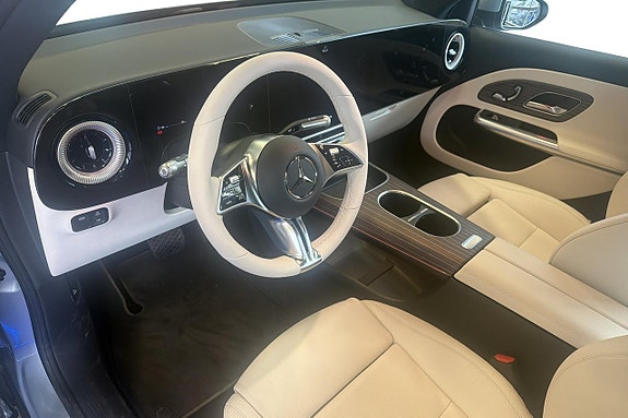 Mercedes-Benz GLB350 10 of 17