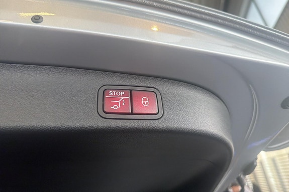 Mercedes-Benz GLB350 7 of 17