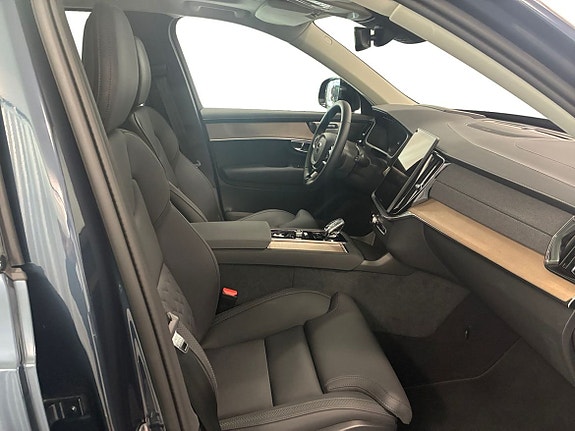 Volvo XC90 4 of 5