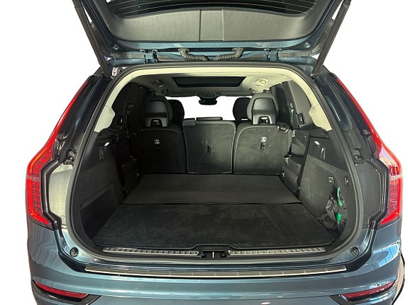 Volvo XC90 15 of 16