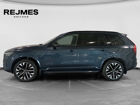 Volvo XC90 3 of 5