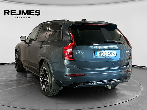 Volvo XC90 2 of 5