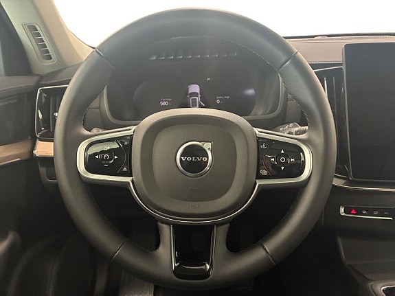 Volvo XC90 12 of 16