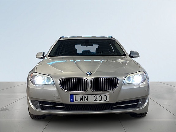 BMW 520d 2 of 5