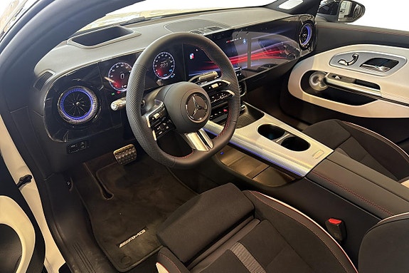Mercedes-Benz CLA350 11 of 18
