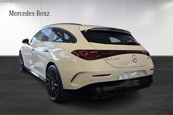 Mercedes-Benz CLA350 4 of 5