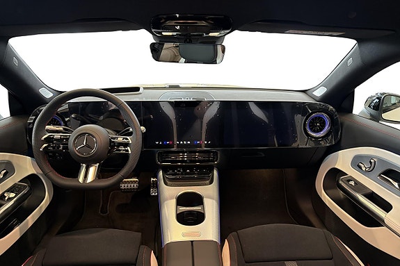 Mercedes-Benz CLA350 12 of 18