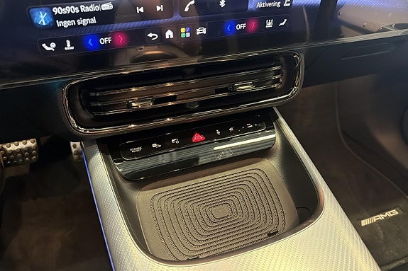 Mercedes-Benz CLA350 13 of 18