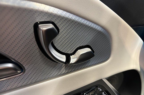 Mercedes-Benz CLA350 15 of 18