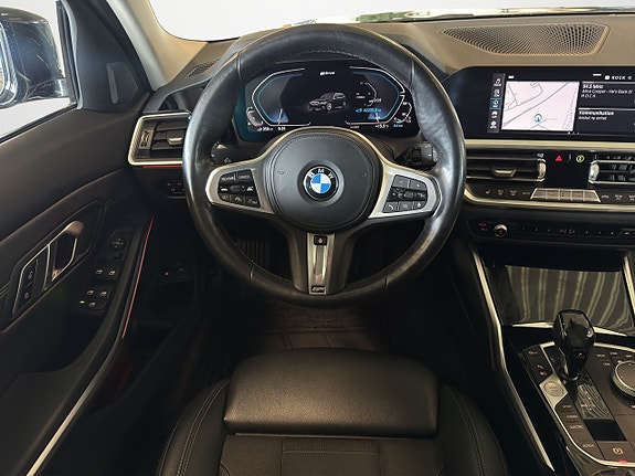 BMW 330e 10 of 21
