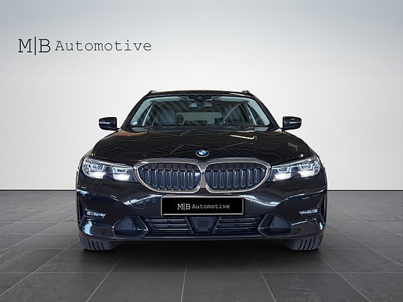 BMW 330e 2 of 21