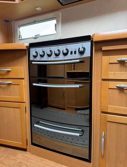 Kabe Royal 560 XL KS 9 of 16