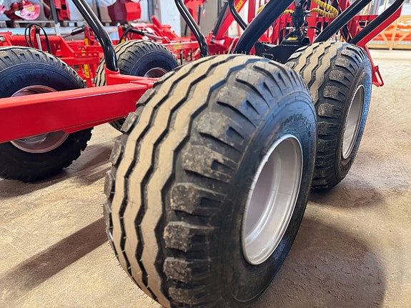 KTS Skogsvagn 7,0 ton med 5,4m-kran + vinsch 7 of 8