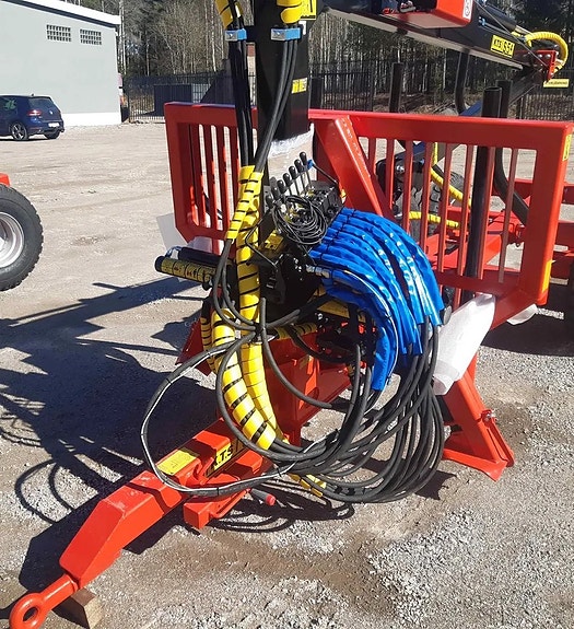 KTS Skogsvagn 7,0 ton med 5,4m-kran + vinsch