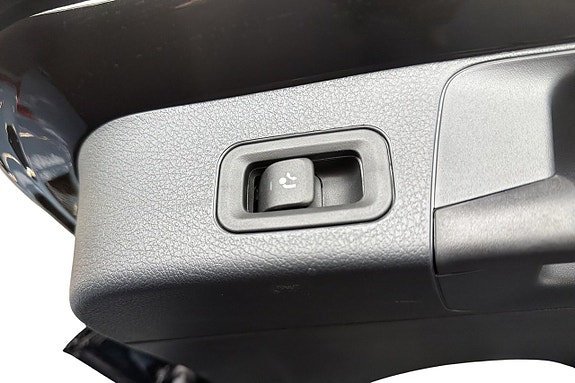 Mercedes-Benz GLB35 10 of 21