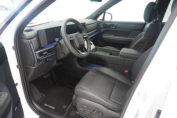 Hyundai Santa Fe 2 of 16