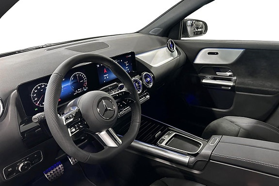 Mercedes-Benz GLA250 7 of 12
