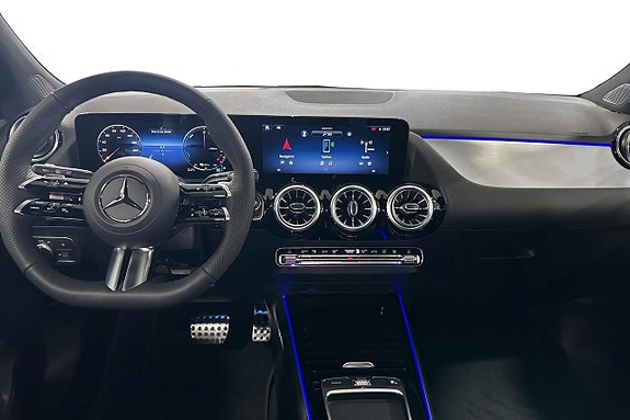 Mercedes-Benz GLA250 6 of 12