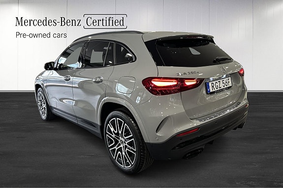 Mercedes-Benz GLA250 4 of 12