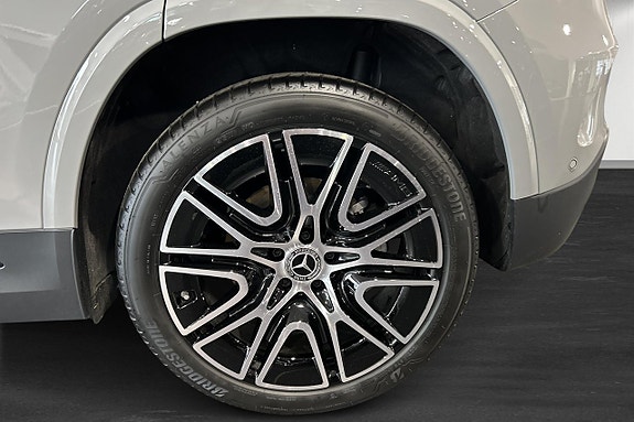 Mercedes-Benz GLA250 9 of 12