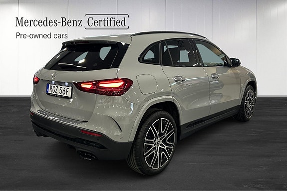 Mercedes-Benz GLA250 2 of 12